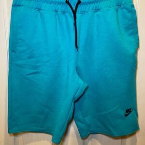 Nike Men's Turquoise Cotton Shorts